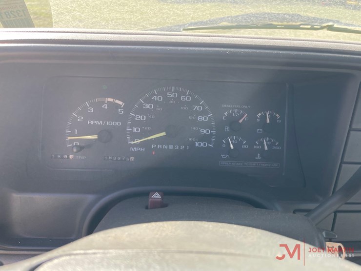 2001-chevrolet-3500hd-image-26