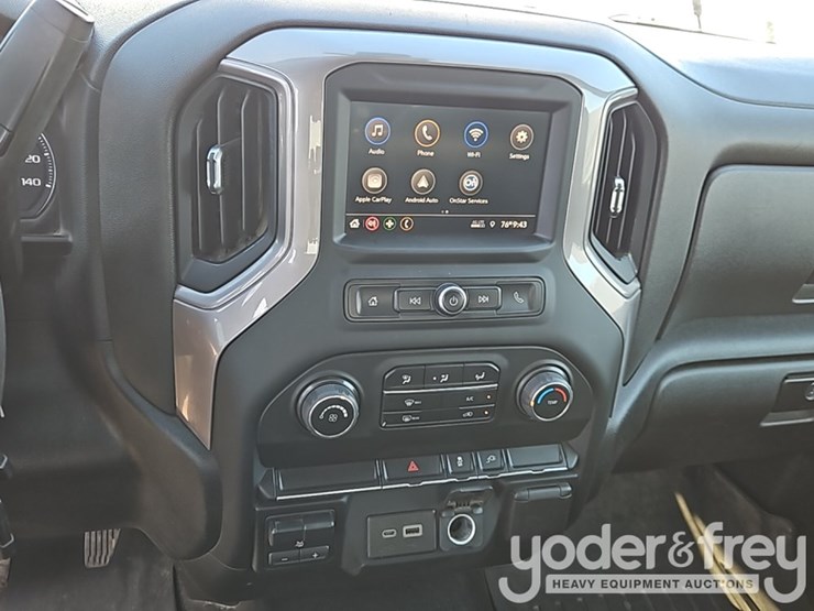 2022-chevrolet-2500hd-image-27