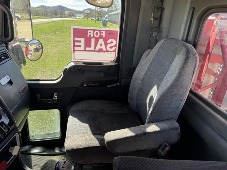 2007-kennworth-t800-semi-tractor-image-13