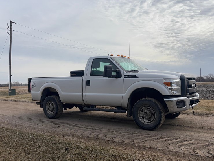 2014-ford-f250-xl-image-3