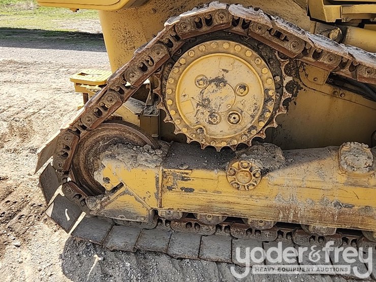 2006-caterpillar-d5n-xl-image-12