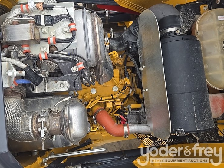 2021-deere-410l-image-43