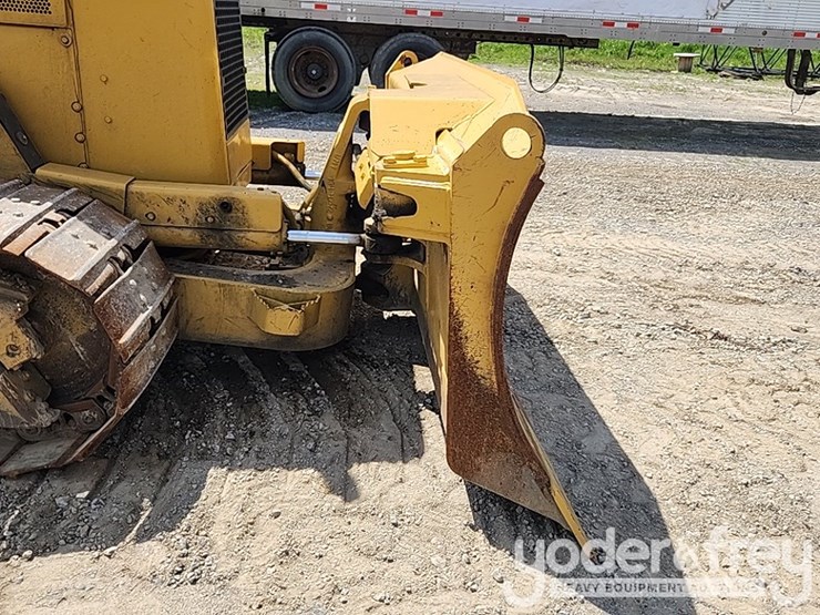 2006-caterpillar-d5n-xl-image-8