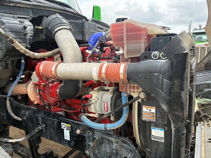 2019-kenworth-t880-image-10