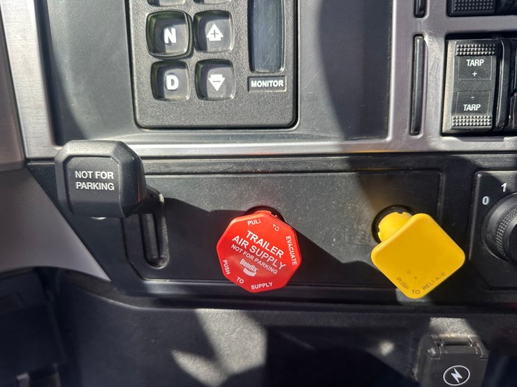 2019-massey-ferguson-8-image-34