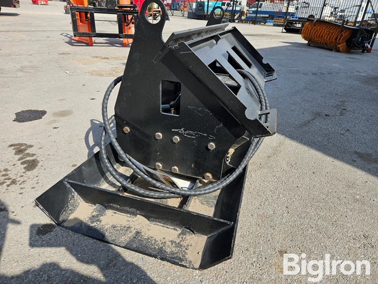 2025-massey-ferguson-730-image-14