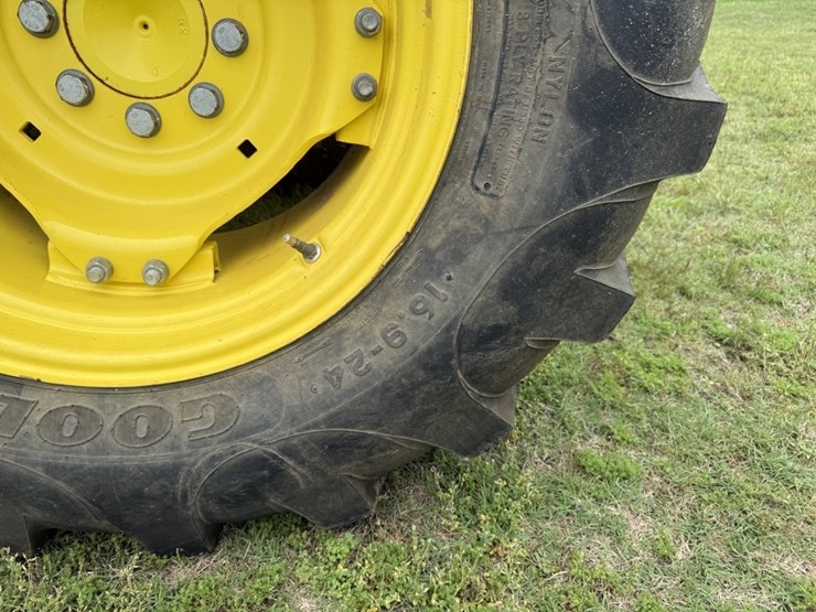 2020-john-deere-5075e-image-12