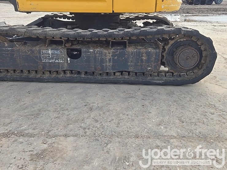 2022-deere-17g-image-12