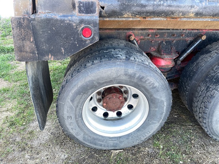 1998-peterbilt-378-image-13