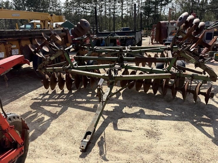 john-deere-16-image-1