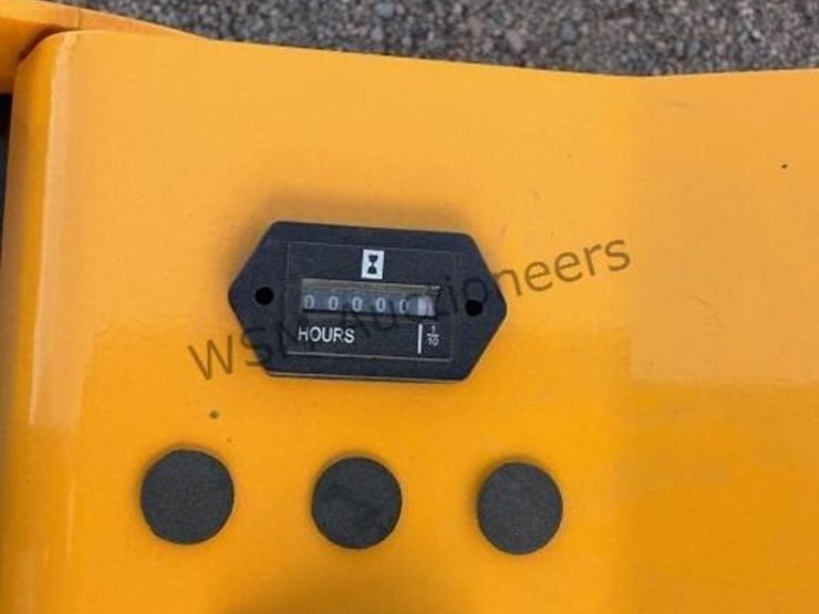 2026-miva-15-mini-excavator-image-10