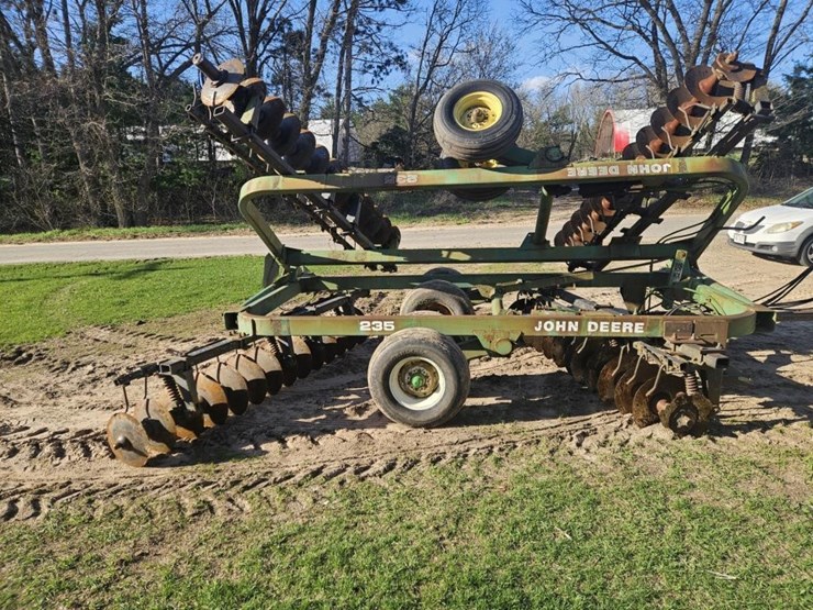 john-deere-235-image-4