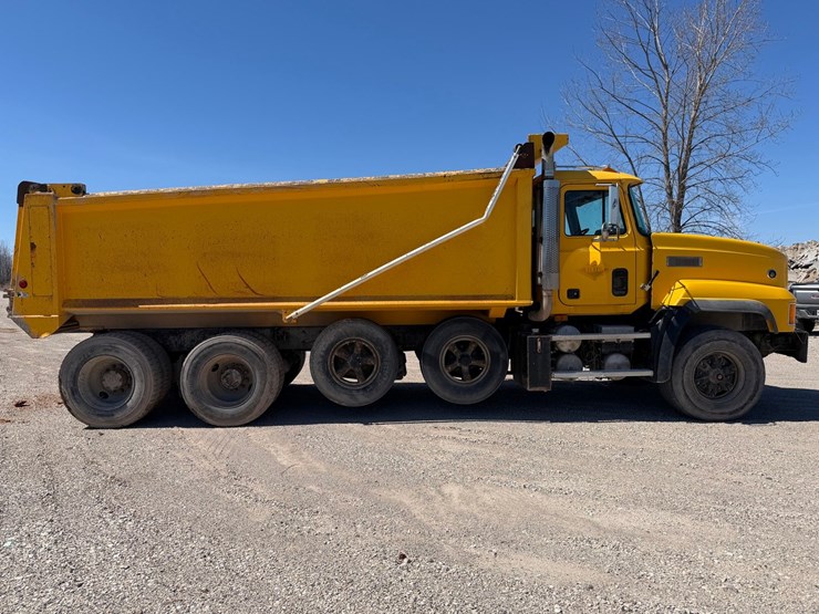 1995-mack-cl713-image-6