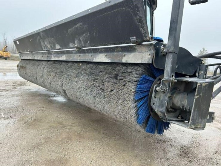 new-holland-tv6070-image-53