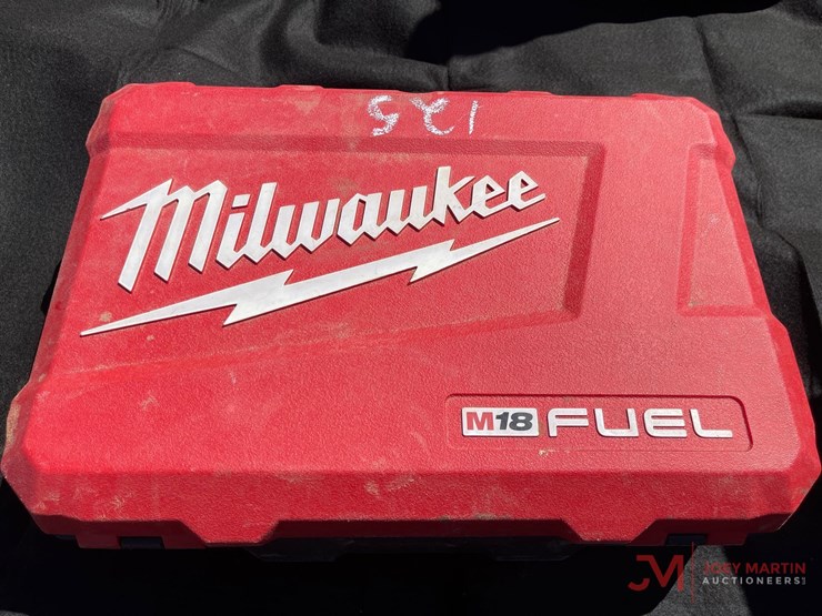 milwaukee-fuel-m18-cordless-drill-with-charger-and-case-image-2
