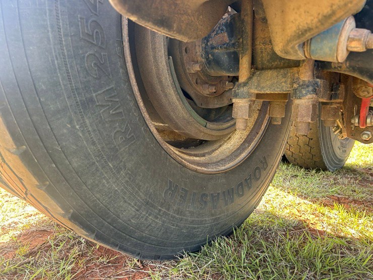 2012-peterbilt-386-image-9