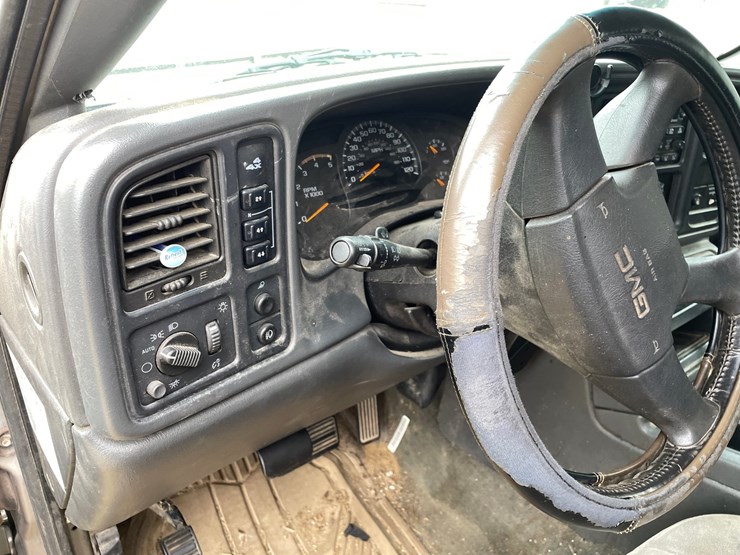 2003-gmc-sierra-2500-image-18