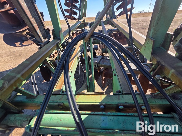 john-deere-335-image-20
