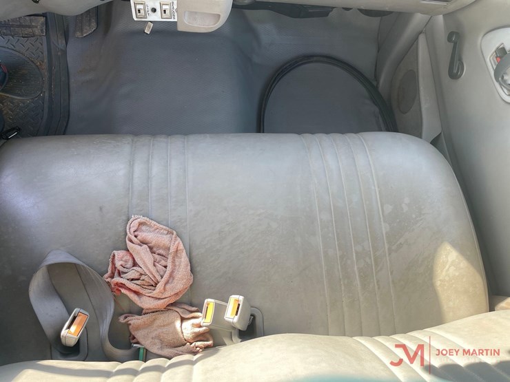 2001-chevrolet-3500hd-image-23