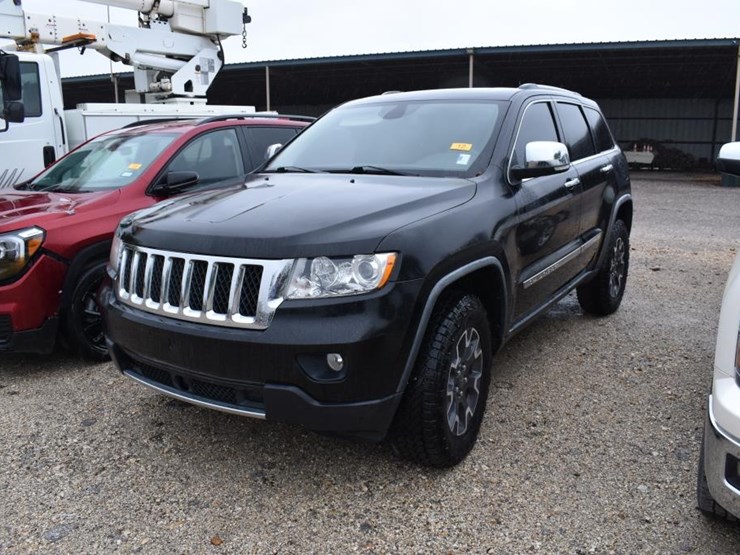 2012-jeep-grand-cherokee-image-1