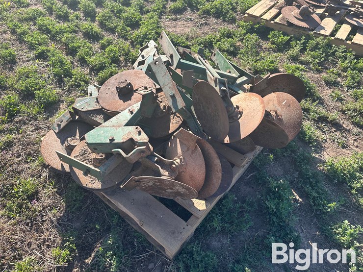 john-deere-12-image-3