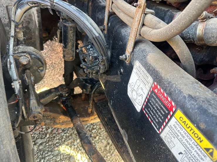 2019-massey-ferguson-8-image-55