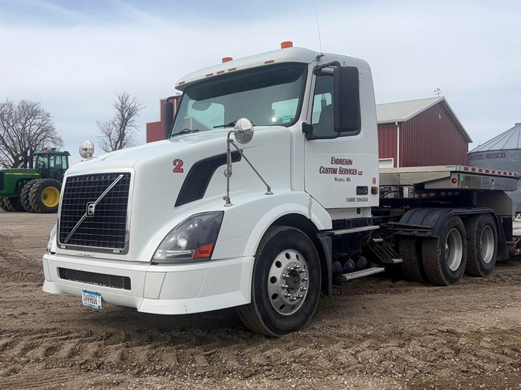 2006-volvo-vnlsemi-image-1