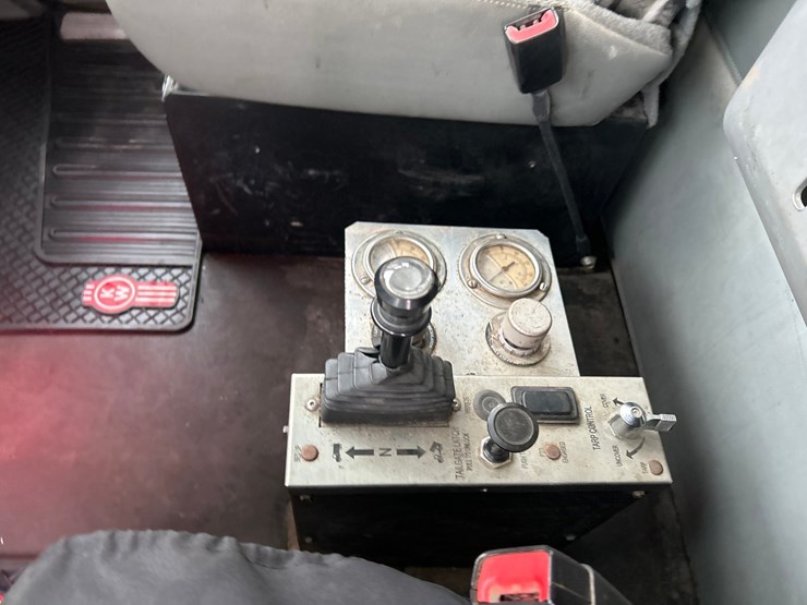 2019-kenworth-t880-image-64