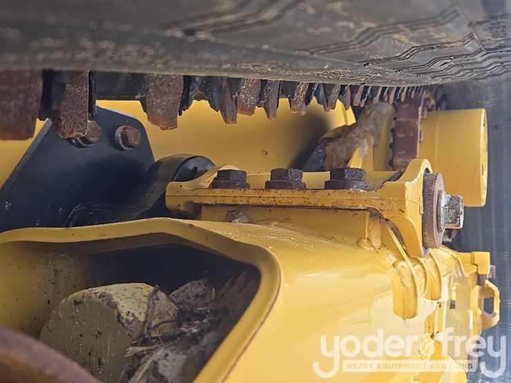 2024-caterpillar-255-image-14