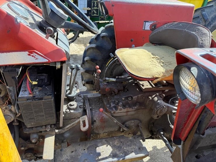 massey-ferguson-150-image-7