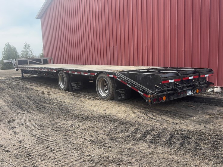 step-deck-trailer-image-5