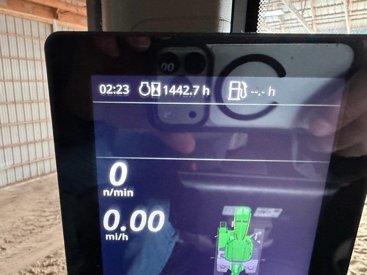 2024-john-deere-9rt-590-tractor-image-30