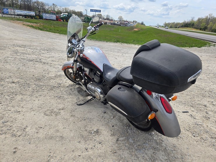 #23348-•-2006-victory-kingpin-motorcycle-image-12