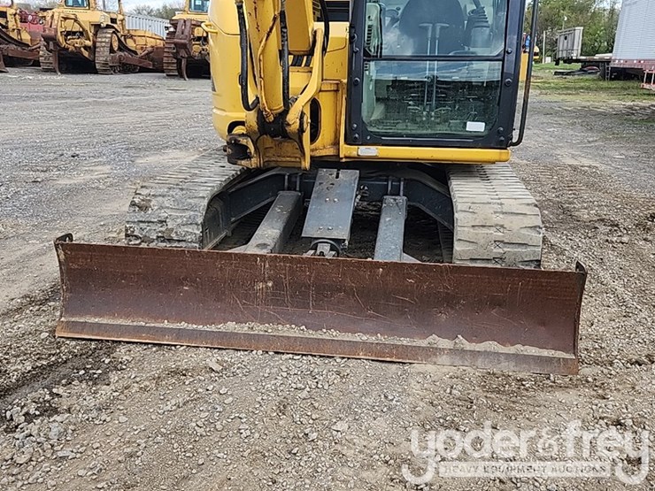 2016-kobelco-sk85cs-3e-image-26