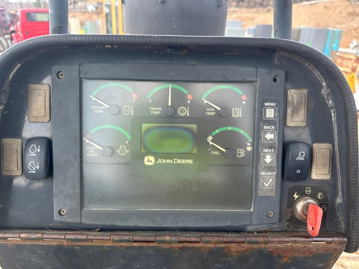 2006-deere-750j-lgp-image-51