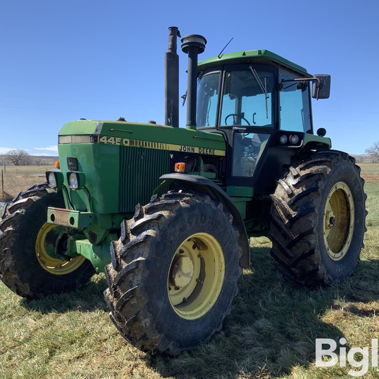 1983 JOHN DEERE 4450