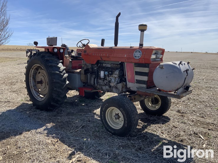 1968-massey-ferguson-1100-image-3