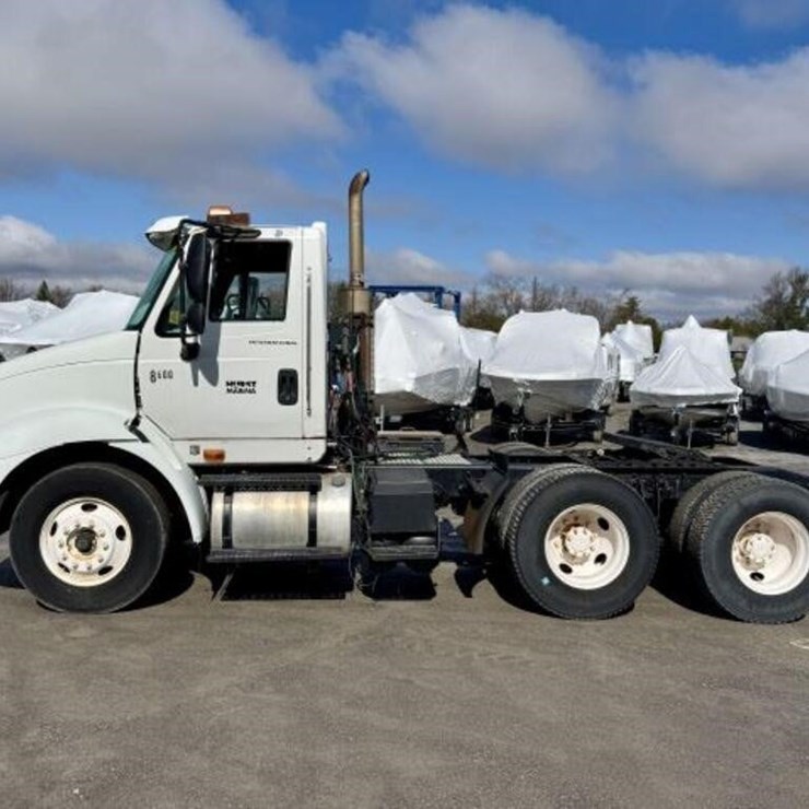 2004 INTERNATIONAL 8600