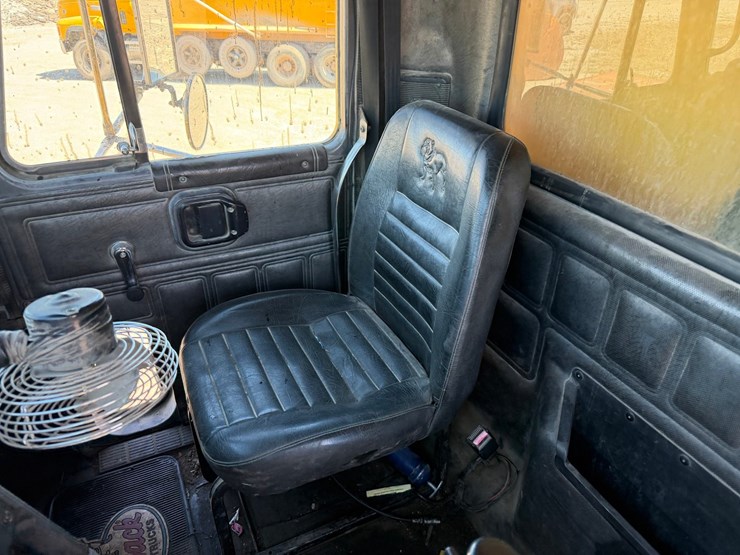 1995-mack-cl713-image-55