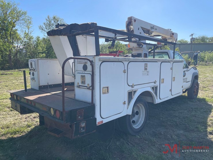 2001-chevrolet-3500-image-3