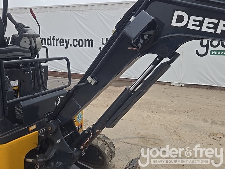 2022-deere-17g-image-34