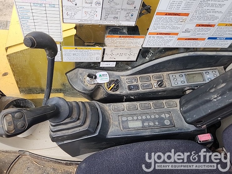 2016-kobelco-sk85cs-3e-image-34