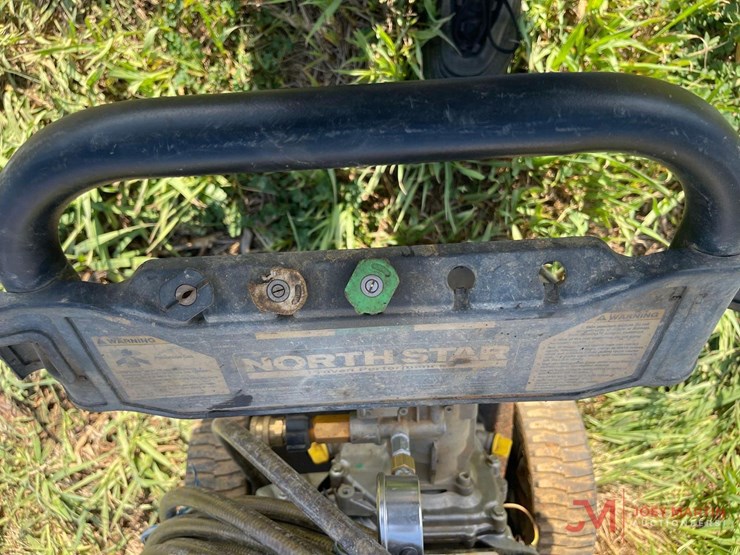 northstar-gas-powered-pressure-washer-with-hose-image-4