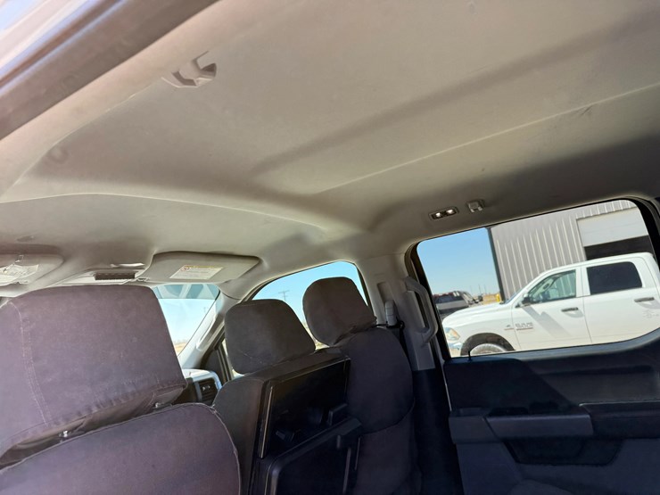 2023-ford-f250-image-23