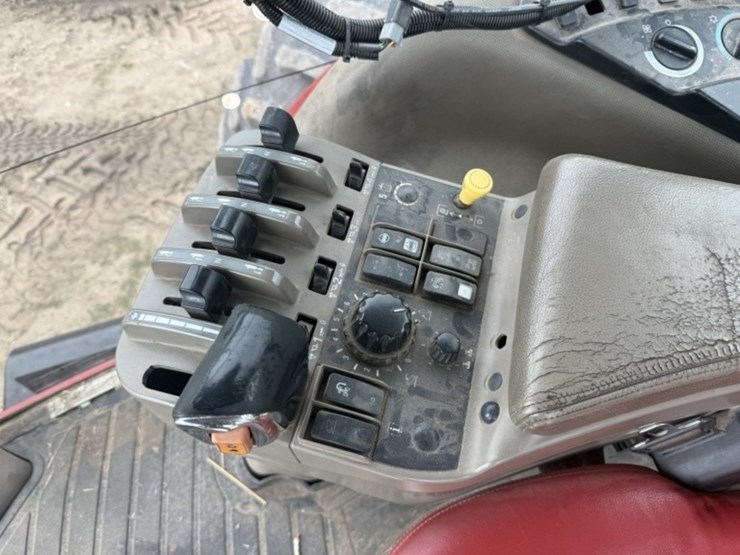 2010-case-ih-magnum-245-image-18