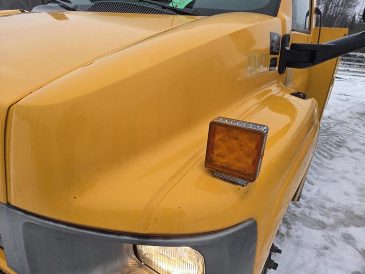 2005-massey-ferguson-8-image-12