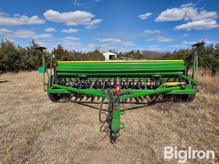 john-deere-8200-image-2