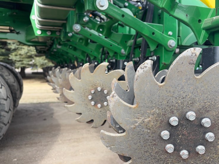 2024-john-deere-db66-image-10