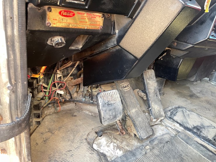 1998-peterbilt-378-image-42