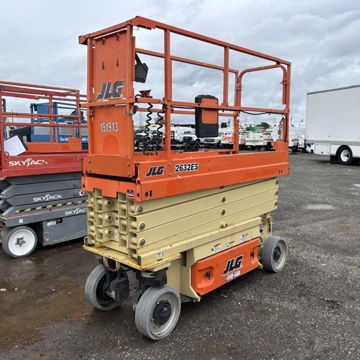 2010 JLG 2632ES
